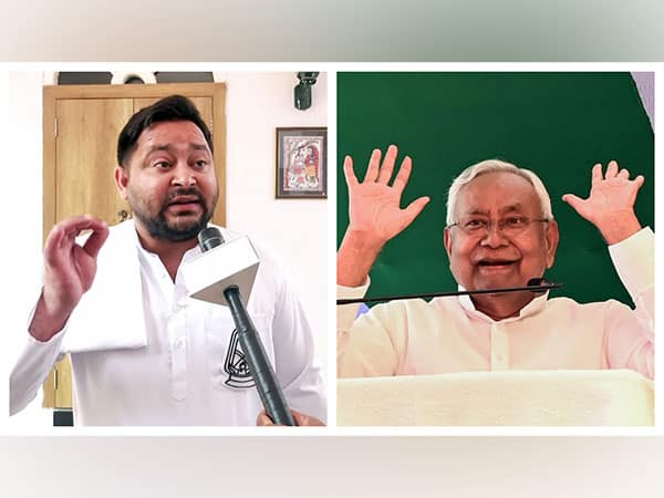 Tejashwi Yadav Nitish Kumar On Same Flight To Attend Meetings Of INDIA